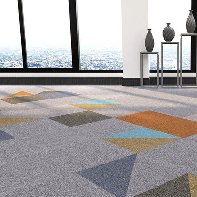 50x50 パーソナライズされた色と防滑 PVC 裏付けの商用壁カーペットタイル