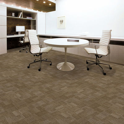商業用オフィス用 床 50*50cm PVC裏付けのカーペット 528g/sqm 積み重量