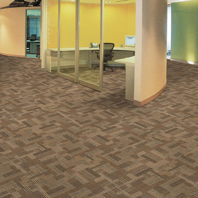 商業用オフィス用 床 50*50cm PVC裏付けのカーペット 528g/sqm 積み重量