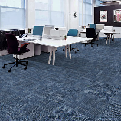 商業用オフィス用 床 50*50cm PVC裏付けのカーペット 528g/sqm 積み重量