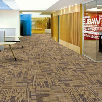 商業用建築物 床飾り カーペット 520g/sqm ポリプロピレン 方形 カーペット タイル