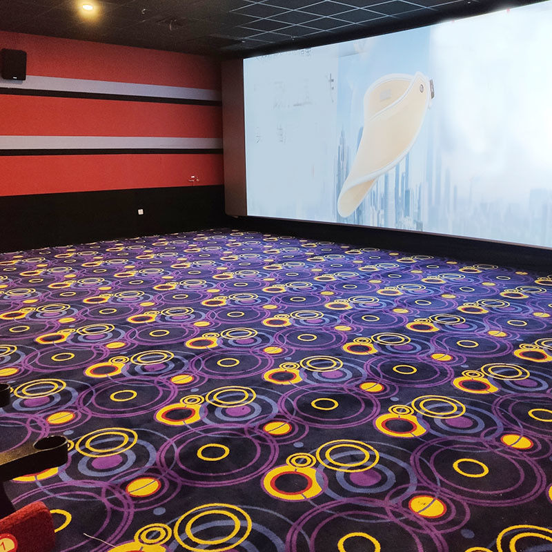 映画 劇場 宴会 堂 と 壁 から 壁 まで の カーペット